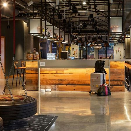 Moxy Omaha Downtown Hotel Bagian luar foto