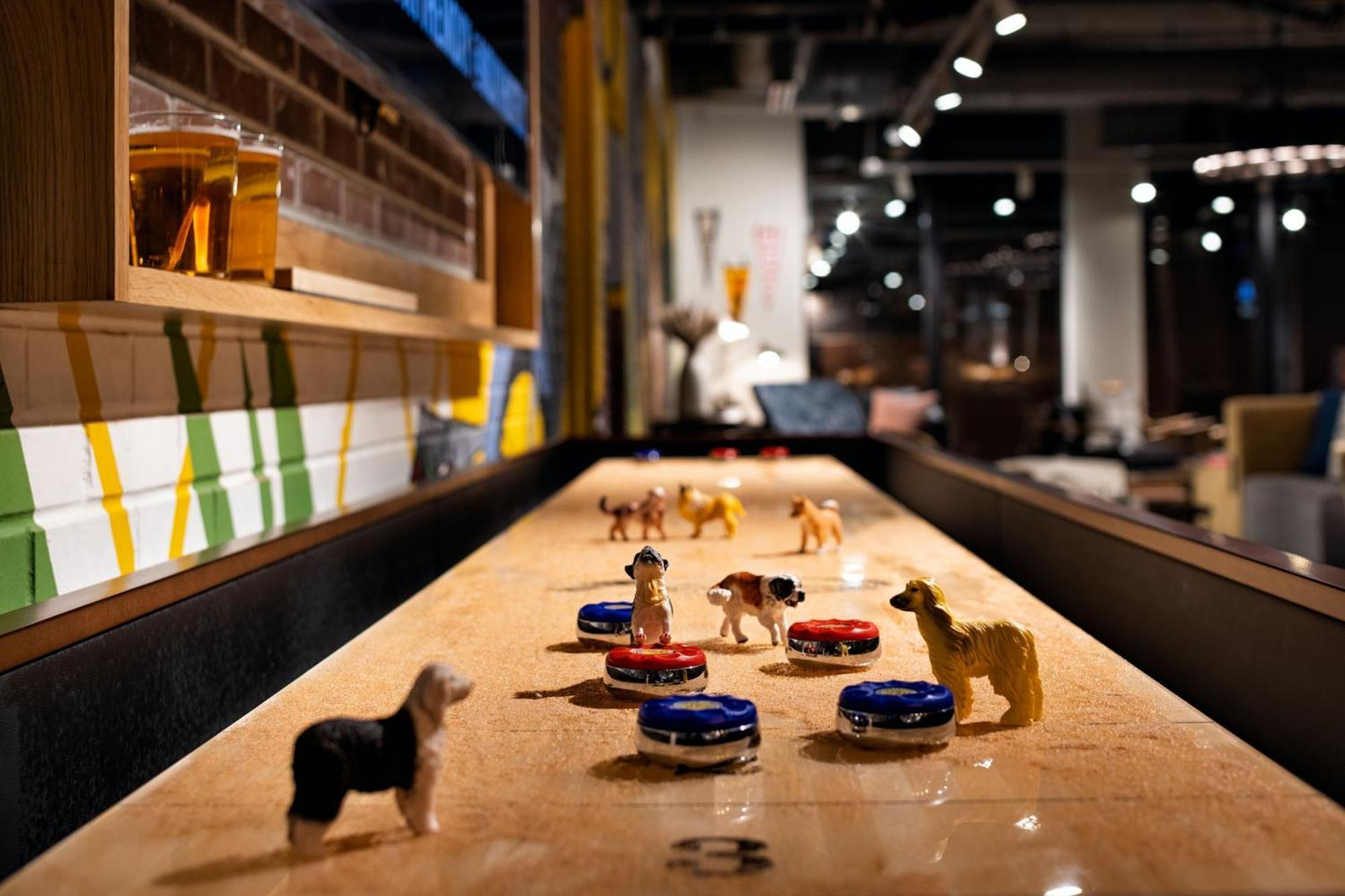 Moxy Omaha Downtown Hotel Bagian luar foto