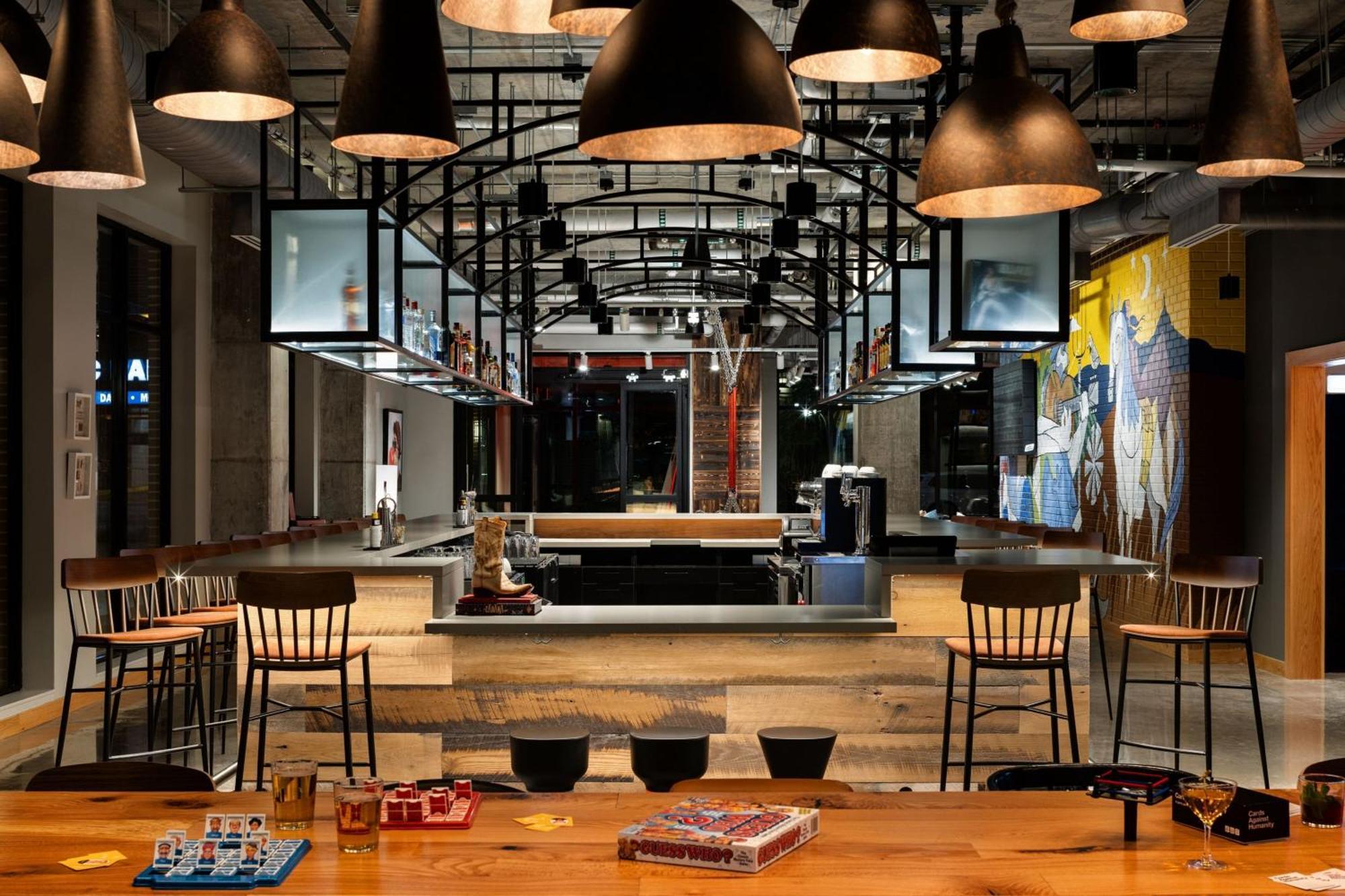 Moxy Omaha Downtown Hotel Bagian luar foto