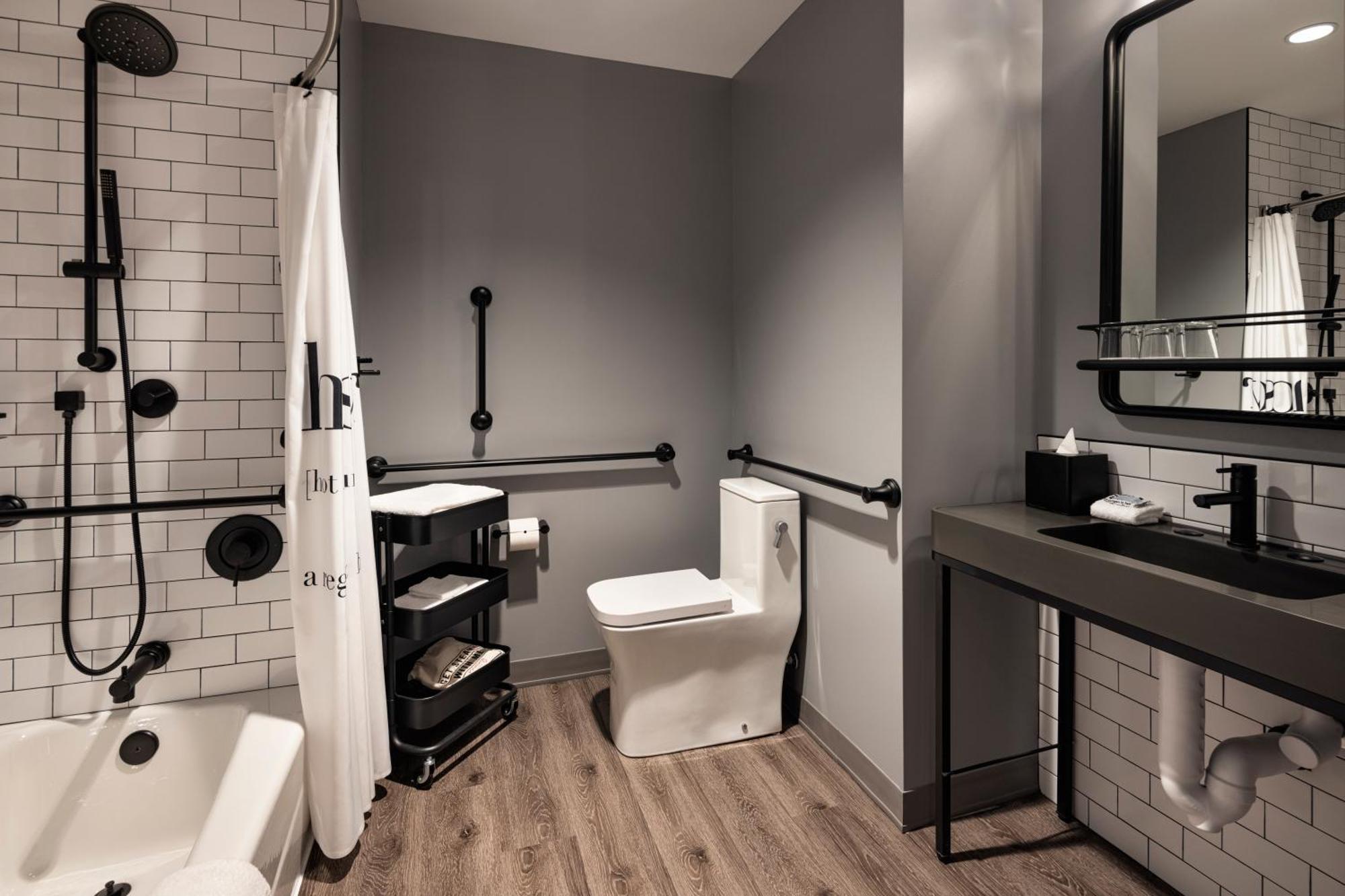 Moxy Omaha Downtown Hotel Bagian luar foto